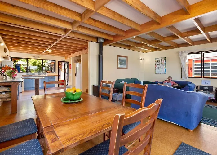 Raglan Hostels