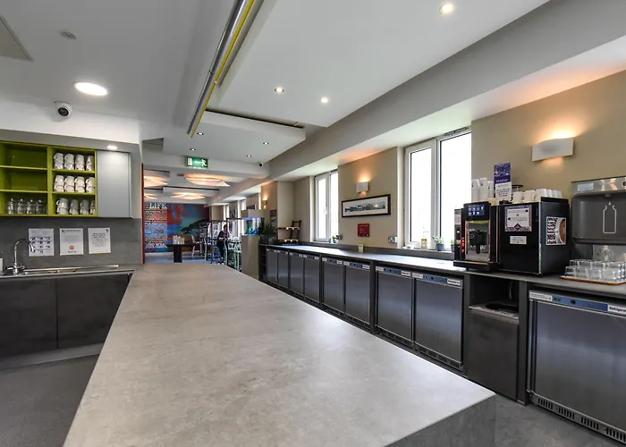 Inis Mor Hostels