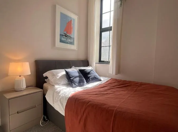 Falmouth Hostels