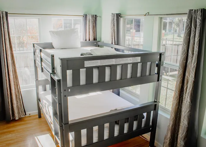 Houston Hostels