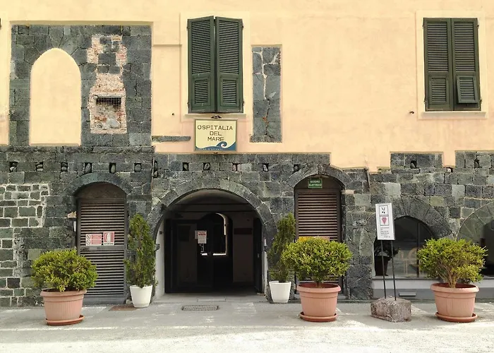 Levanto Hostels
