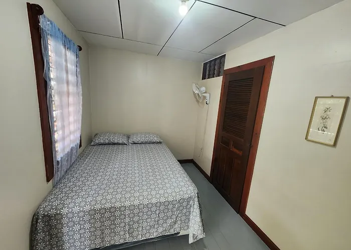 Utila Hostels