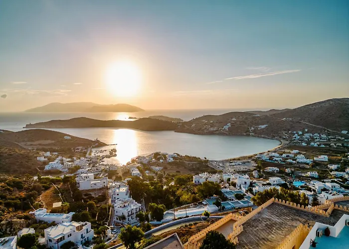 Adamantas (Milos) Hostels