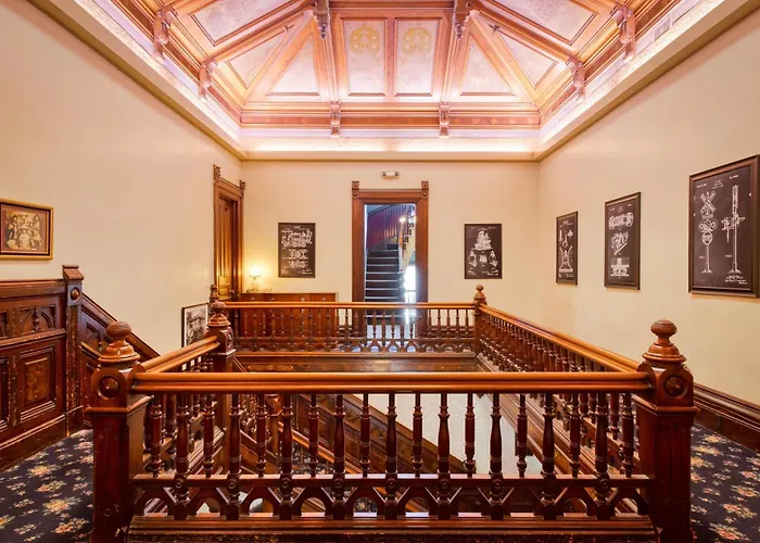 Davis Hostels