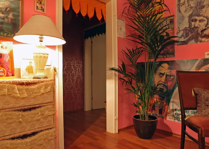Halver Hostels