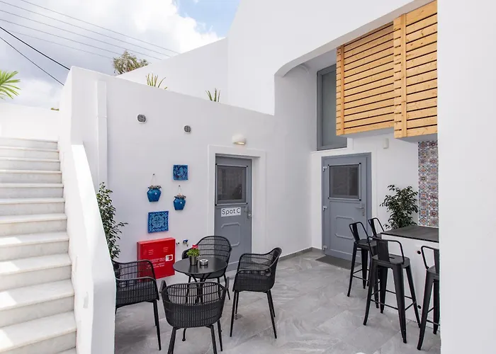 Fira (Santorini) Hostels