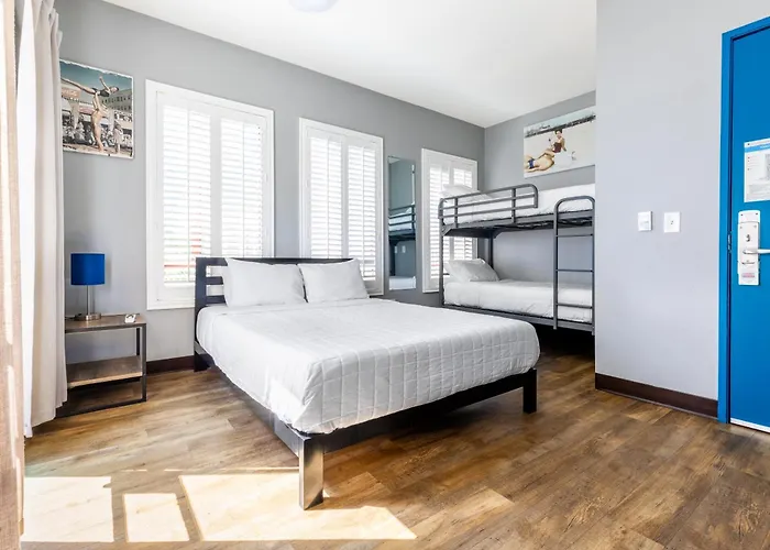 Marina del Rey Hostels