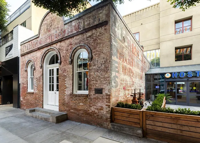 Newport Beach Hostels