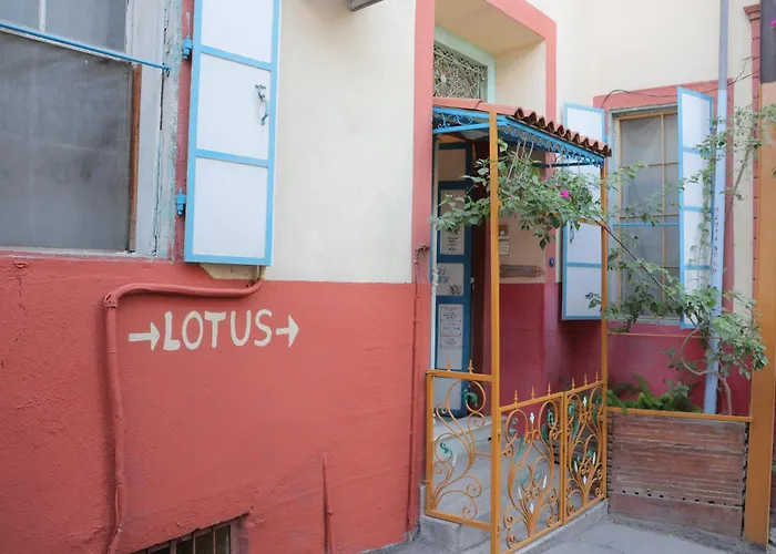 Izmir Hostels