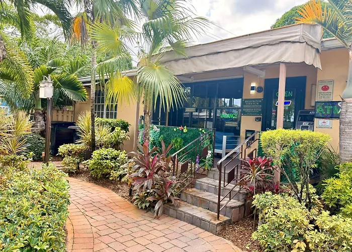 Palm Beach Hostels