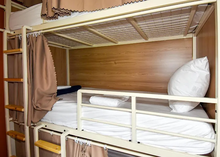 Silver Spring Hostels