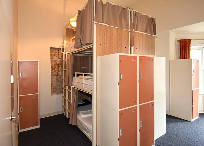 Fairfax Hostels