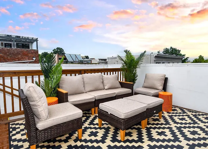 Arlington Hostels