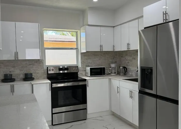 Hallandale Beach Hostels
