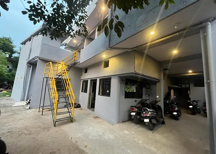 Nagpur Hostels
