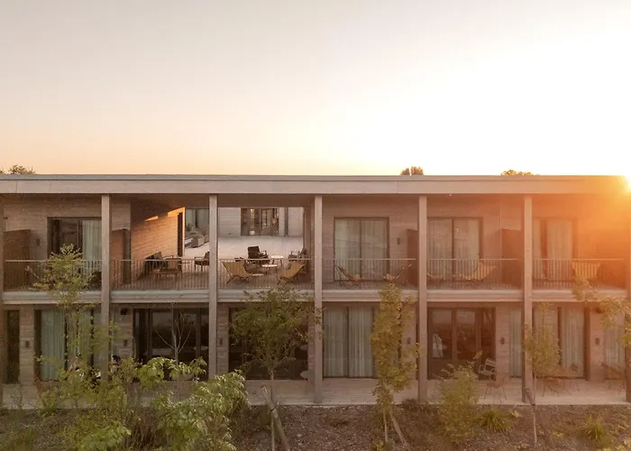 Versailles Hostels