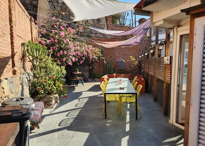 Las Cruces Hostels