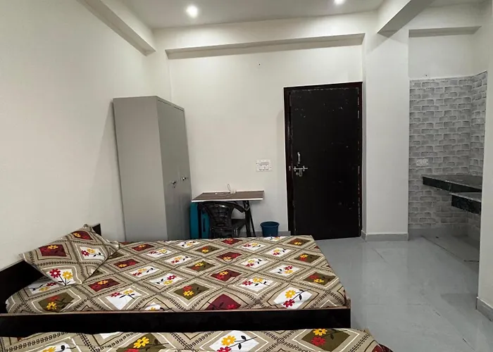 Noida Hostels