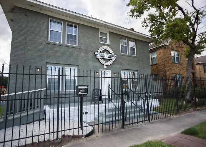 Houston Hostels