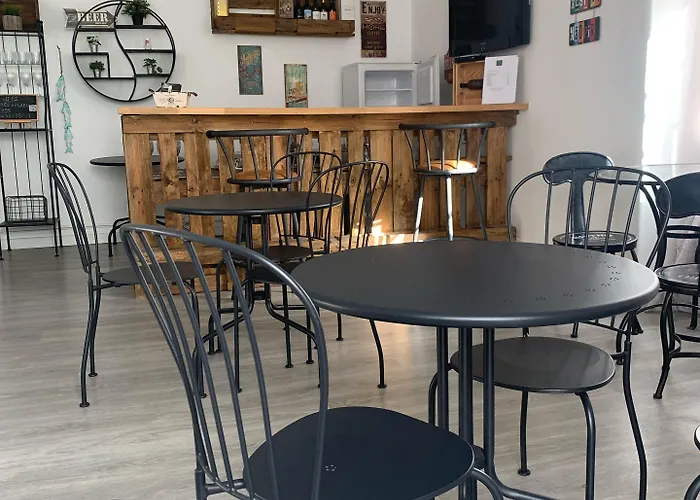 Portimao Hostels