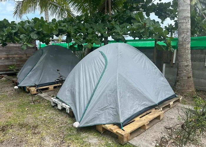 Bora Bora Hostels