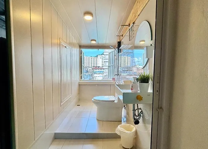 Phuket Hostels