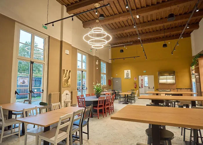 Lucca Hostels