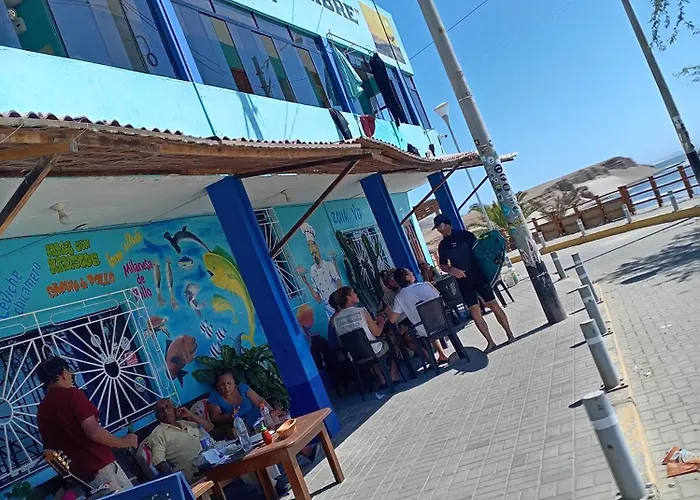 Puerto Chicama Hostels
