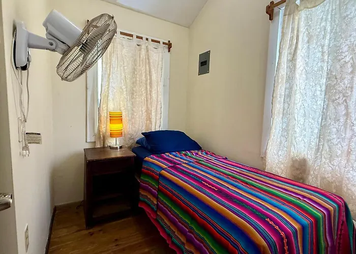 Roatan Hostels