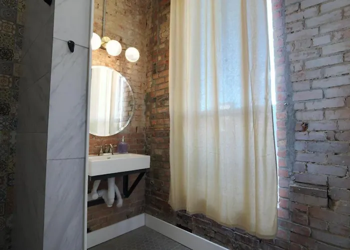 Dallas Hostels