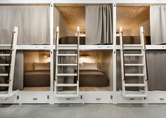 Jackson Hostels