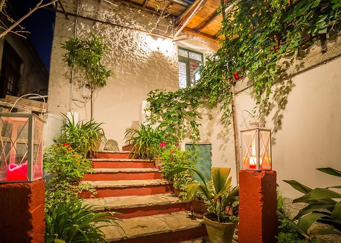 Ksamil Hostels