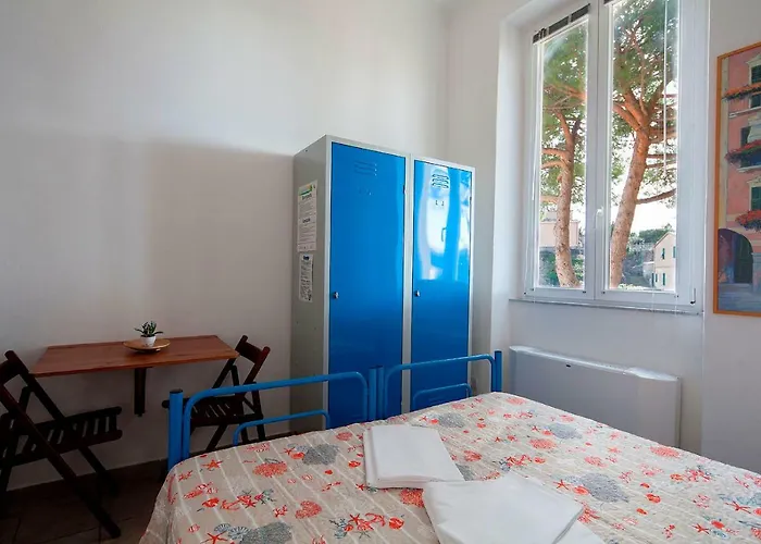 Corniglia Hostels